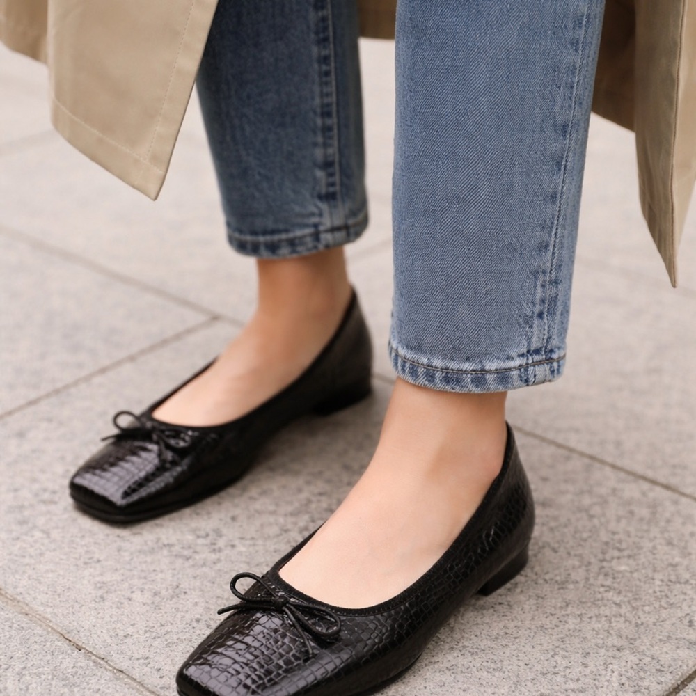 Dolce Vita Black Croc Embossed Ballet Flats Square Toe Bow Loafers Size 9 - Picture 2 of 7